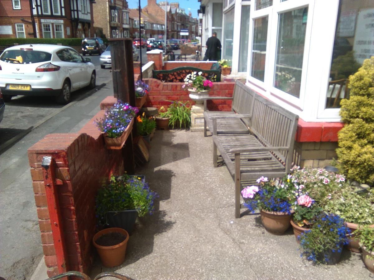 Leeds House Guest House Bridlington Exterior photo